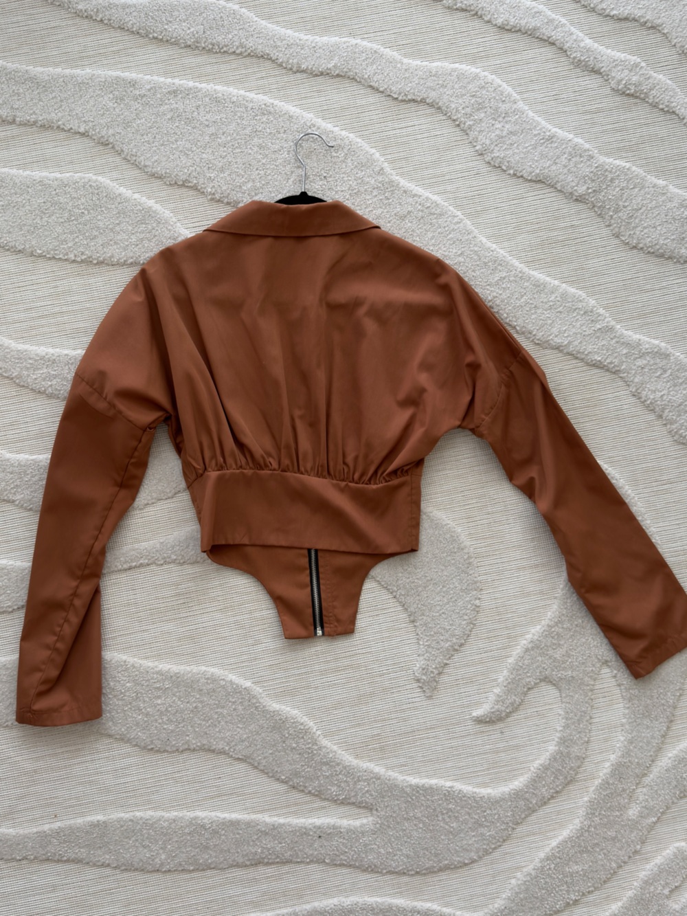 Brown V-Neck Low Cut Zip Waist Top - Picture 5 of 8